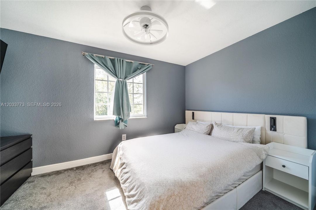 For Sale: $369,000 (3 beds, 2 baths, 1182 Square Feet)
