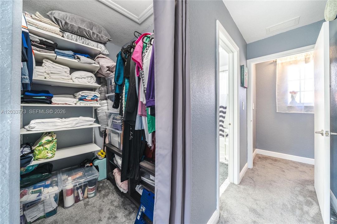 For Sale: $369,000 (3 beds, 2 baths, 1182 Square Feet)