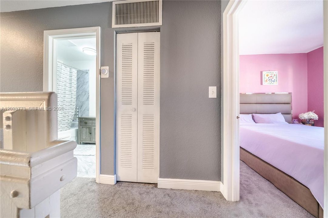 For Sale: $369,000 (3 beds, 2 baths, 1182 Square Feet)