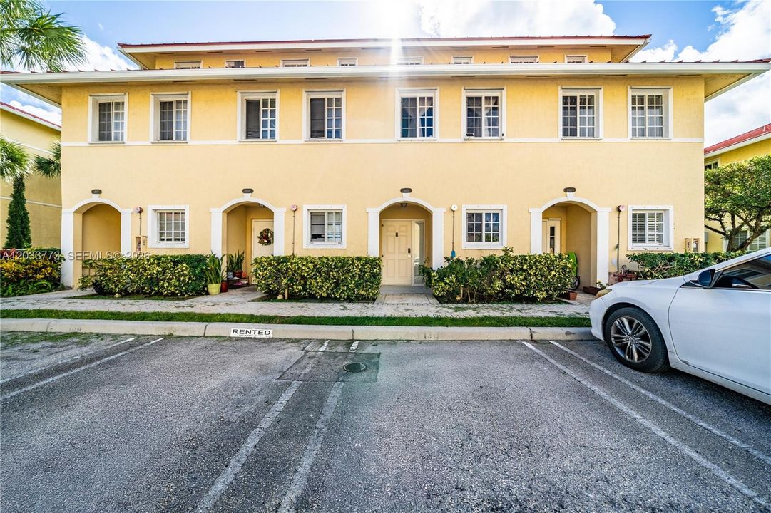 For Sale: $369,000 (3 beds, 2 baths, 1182 Square Feet)
