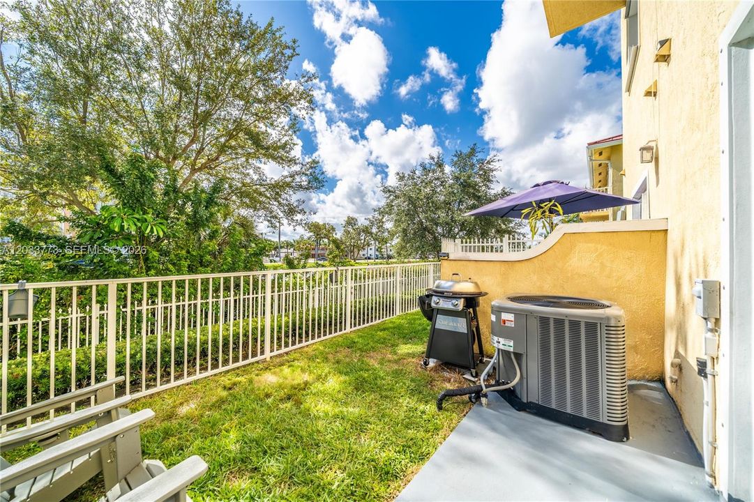 For Sale: $369,000 (3 beds, 2 baths, 1182 Square Feet)