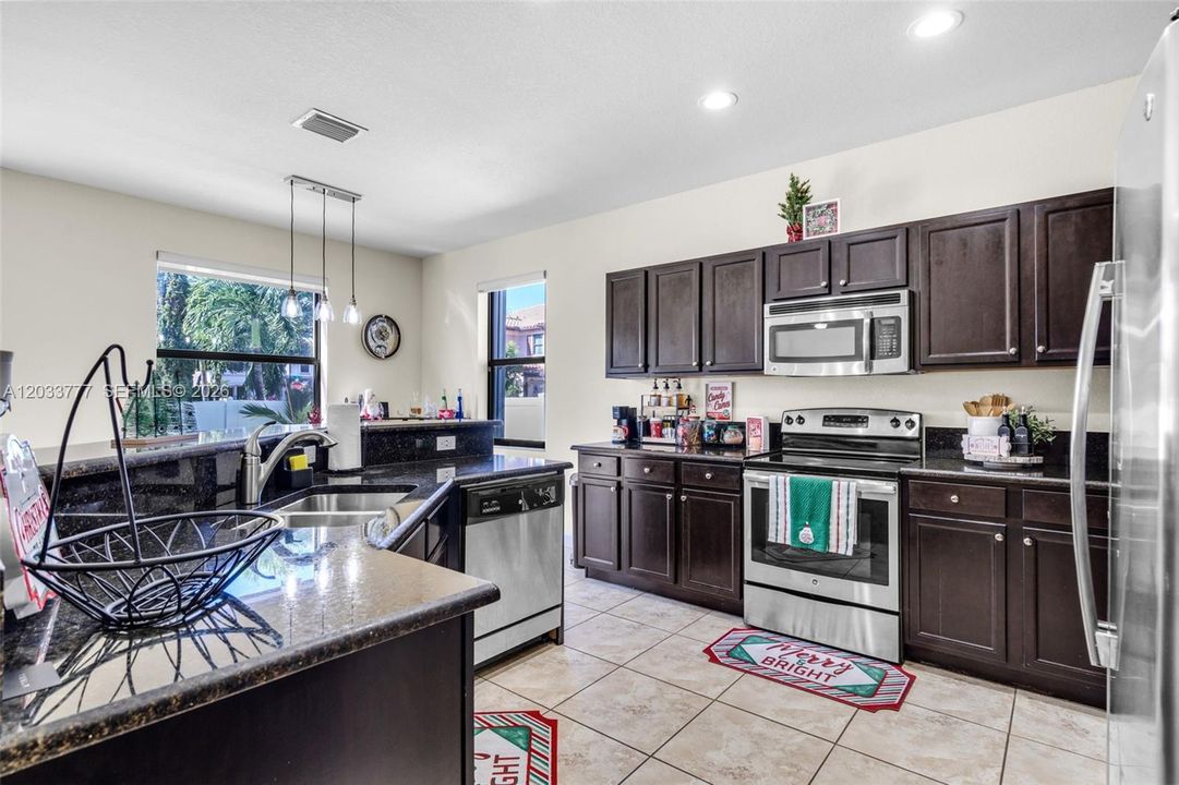 For Sale: $750,000 (4 beds, 3 baths, 2622 Square Feet)