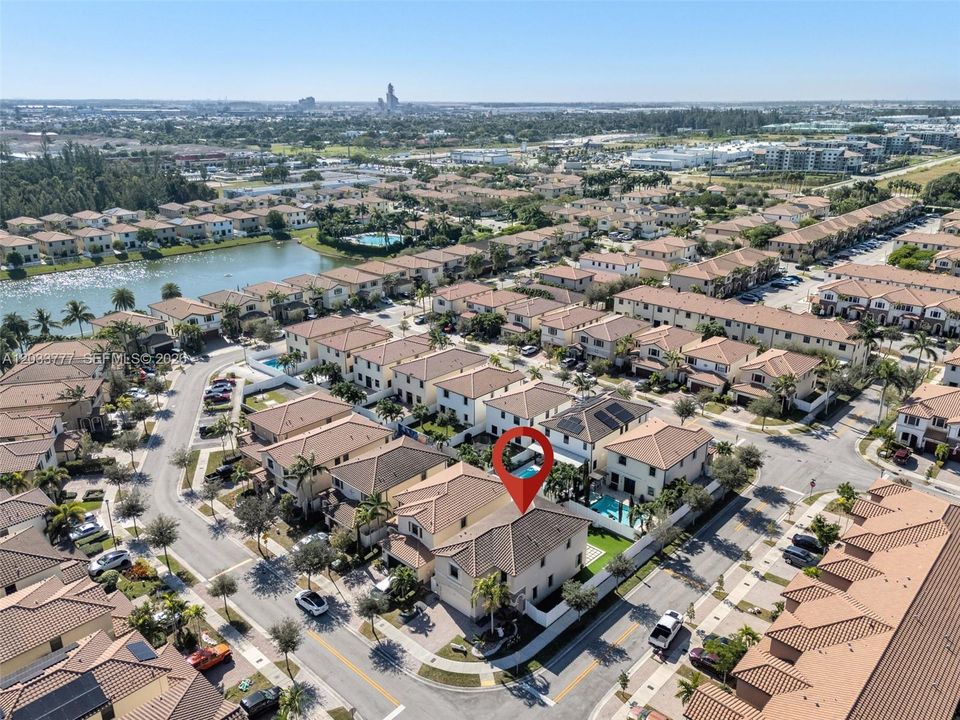 For Sale: $750,000 (4 beds, 3 baths, 2622 Square Feet)