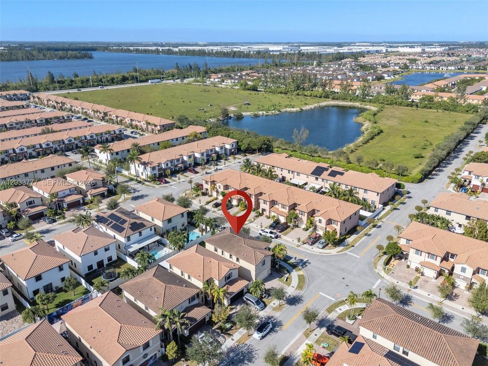 For Sale: $750,000 (4 beds, 3 baths, 2622 Square Feet)