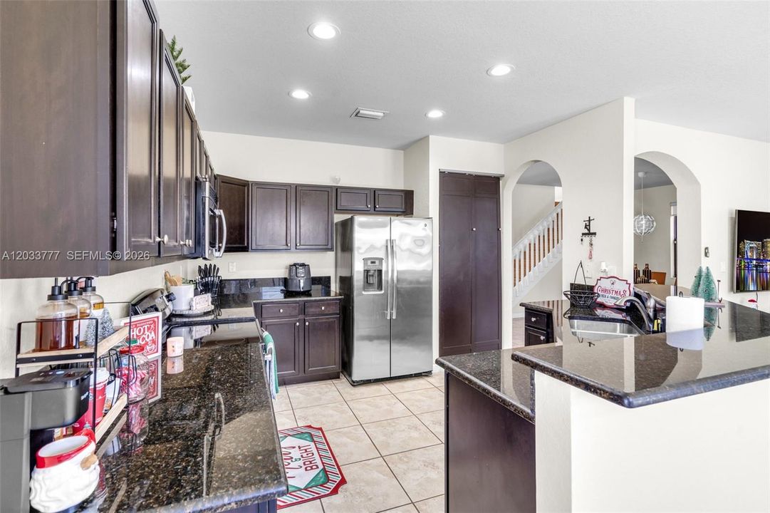For Sale: $750,000 (4 beds, 3 baths, 2622 Square Feet)