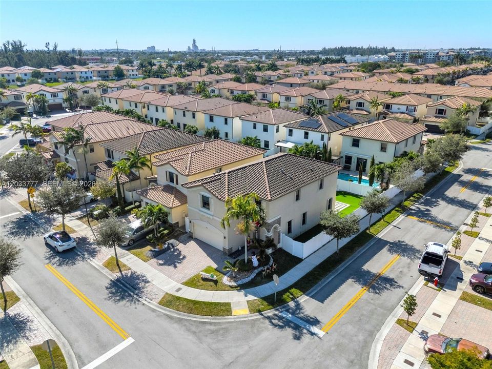 For Sale: $750,000 (4 beds, 3 baths, 2622 Square Feet)