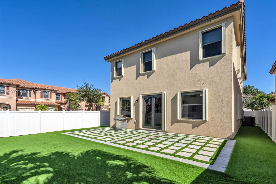 For Sale: $750,000 (4 beds, 3 baths, 2622 Square Feet)