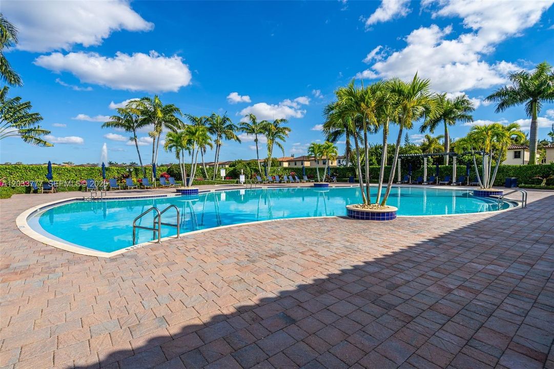 For Sale: $750,000 (4 beds, 3 baths, 2622 Square Feet)