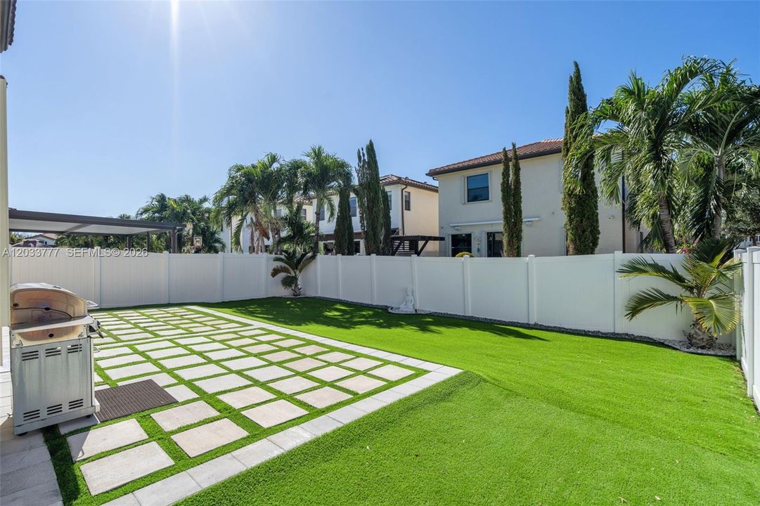 For Sale: $750,000 (4 beds, 3 baths, 2622 Square Feet)