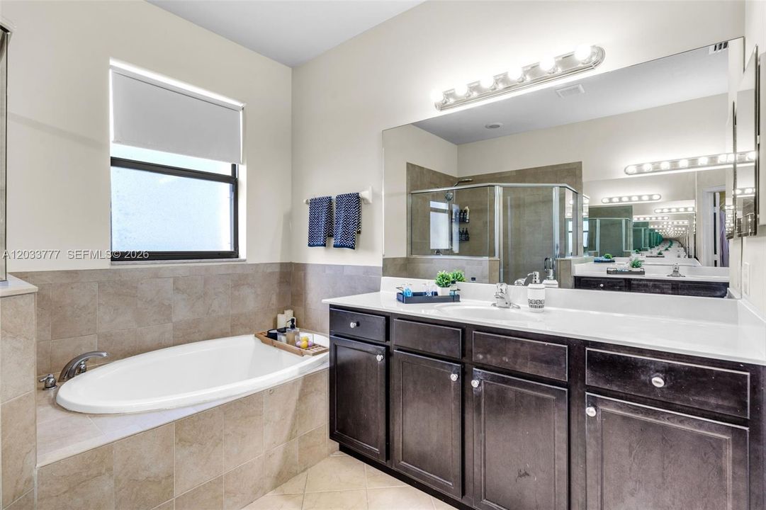 For Sale: $750,000 (4 beds, 3 baths, 2622 Square Feet)
