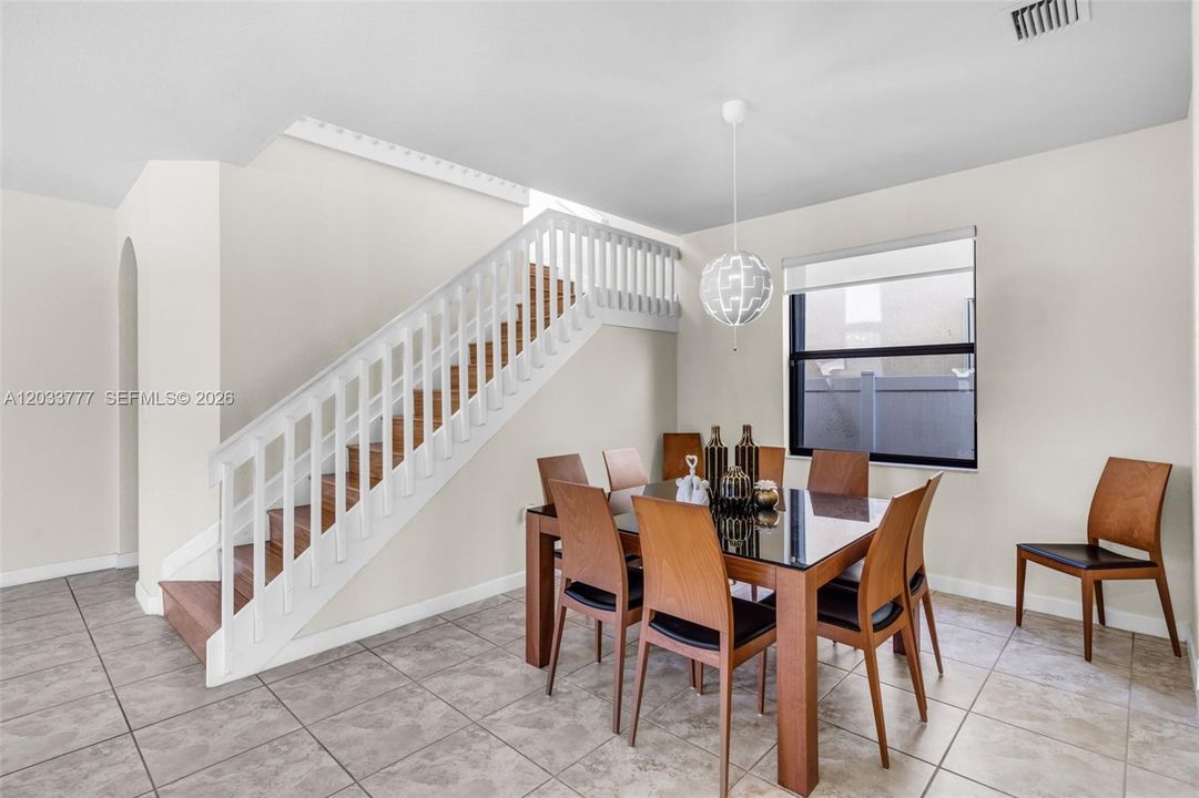 For Sale: $750,000 (4 beds, 3 baths, 2622 Square Feet)