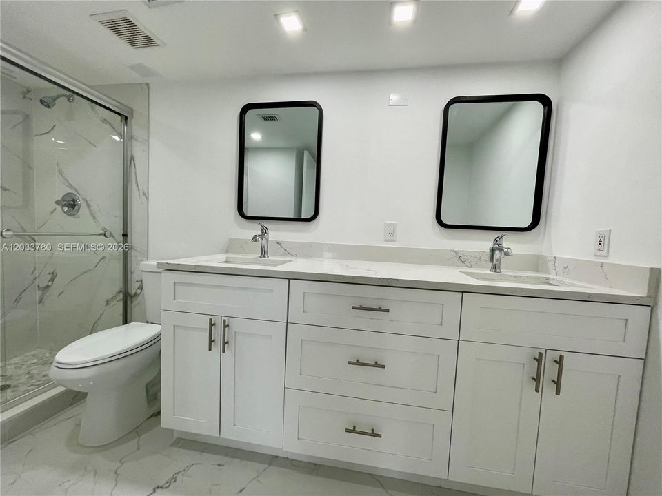 For Rent: $2,900 (2 beds, 2 baths, 990 Square Feet)
