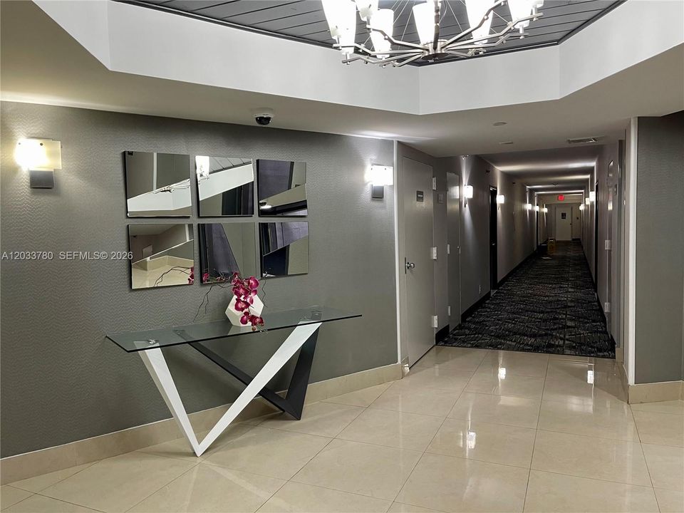For Rent: $2,900 (2 beds, 2 baths, 990 Square Feet)