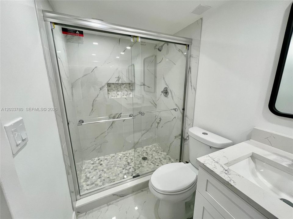 For Rent: $2,900 (2 beds, 2 baths, 990 Square Feet)