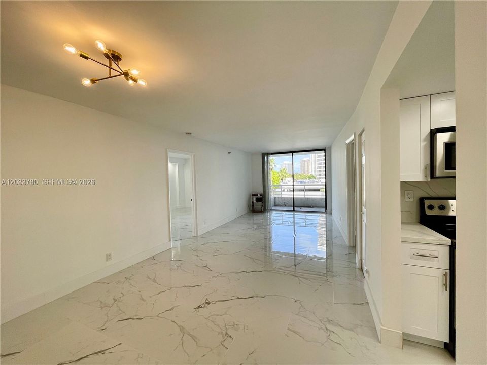 For Rent: $2,900 (2 beds, 2 baths, 990 Square Feet)