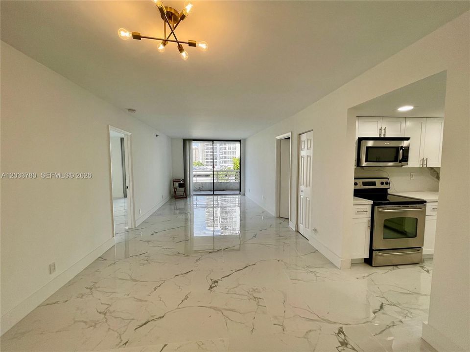 For Rent: $2,900 (2 beds, 2 baths, 990 Square Feet)