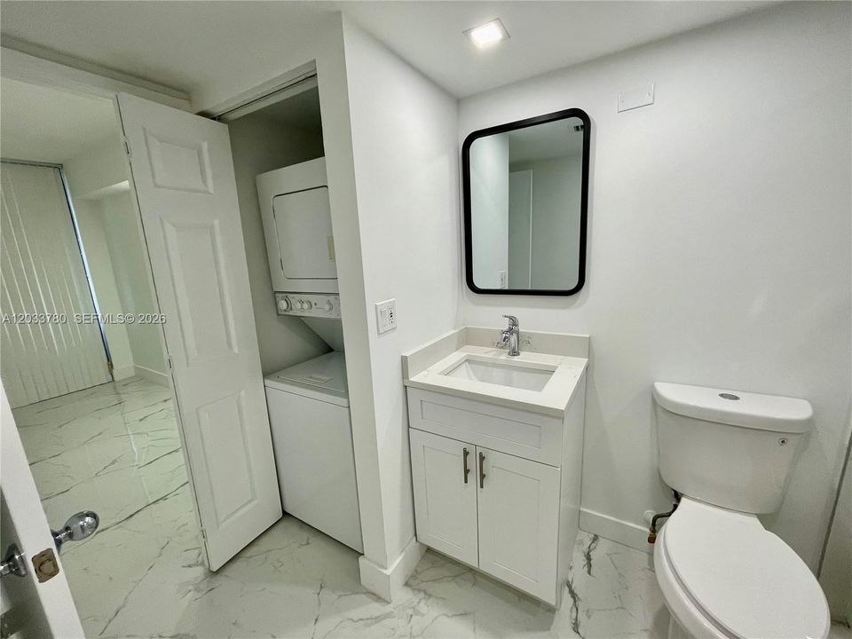 For Rent: $2,900 (2 beds, 2 baths, 990 Square Feet)