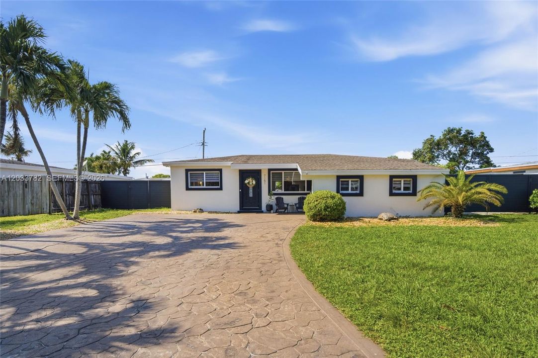 For Sale: $665,000 (4 beds, 2 baths, 1341 Square Feet)