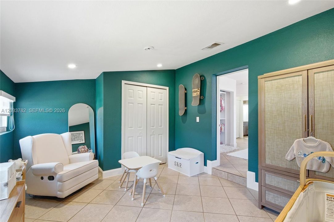 For Sale: $665,000 (4 beds, 2 baths, 1341 Square Feet)