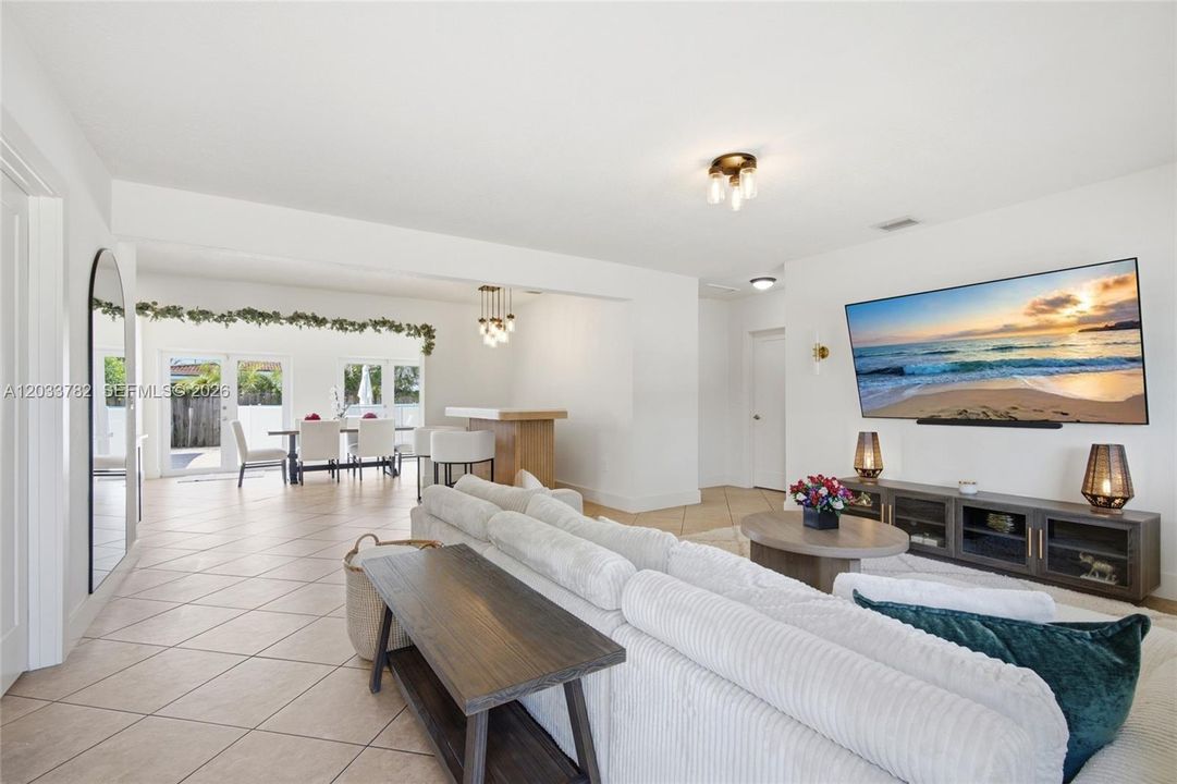 For Sale: $665,000 (4 beds, 2 baths, 1341 Square Feet)