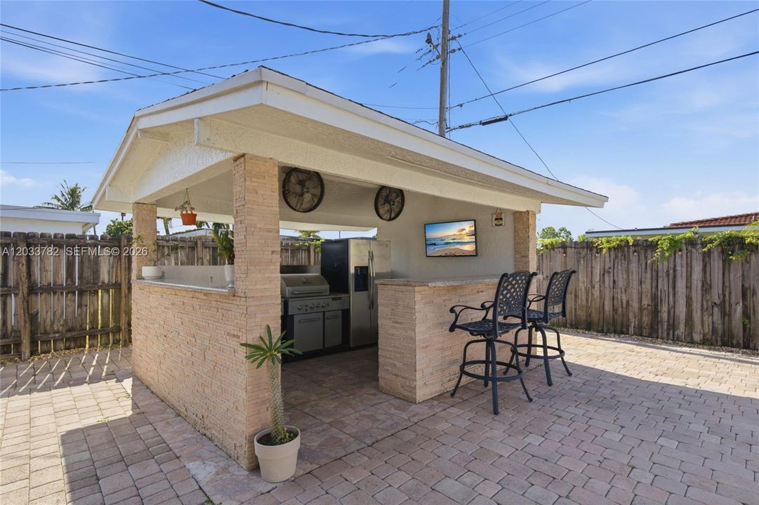 For Sale: $665,000 (4 beds, 2 baths, 1341 Square Feet)