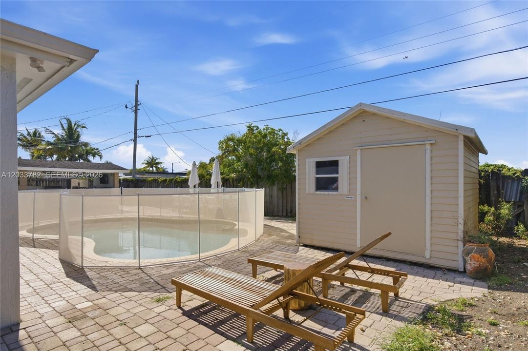 For Sale: $665,000 (4 beds, 2 baths, 1341 Square Feet)
