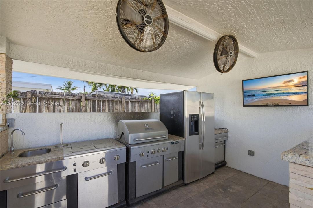 For Sale: $665,000 (4 beds, 2 baths, 1341 Square Feet)