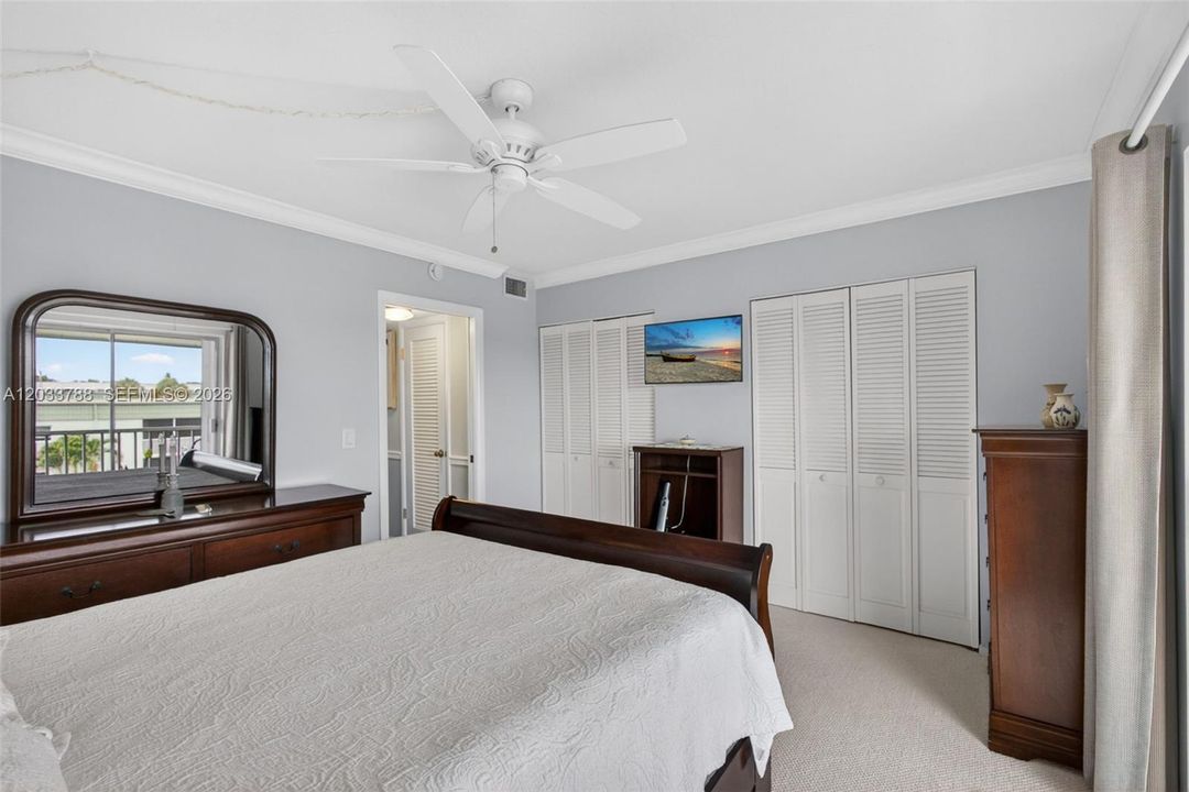 For Sale: $180,000 (1 beds, 1 baths, 640 Square Feet)