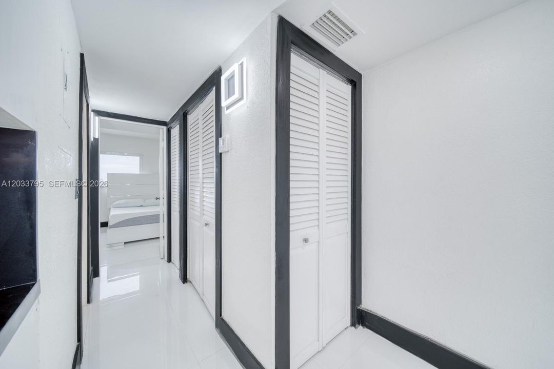 For Sale: $385,000 (1 beds, 1 baths, 660 Square Feet)