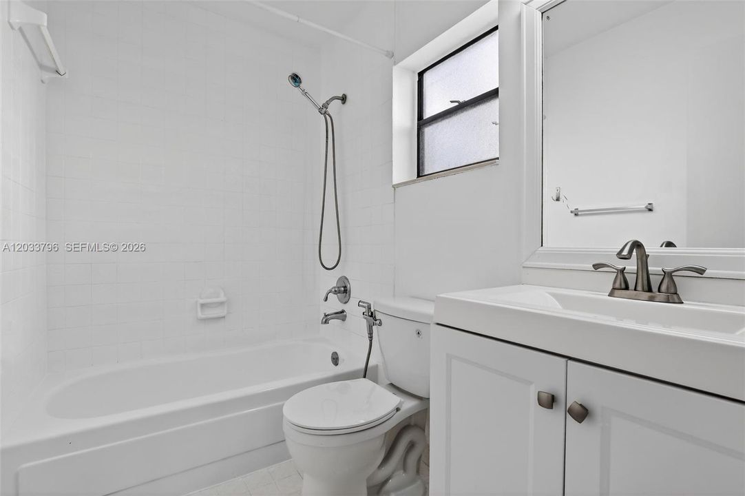 For Rent: $3,500 (4 beds, 2 baths, 2170 Square Feet)