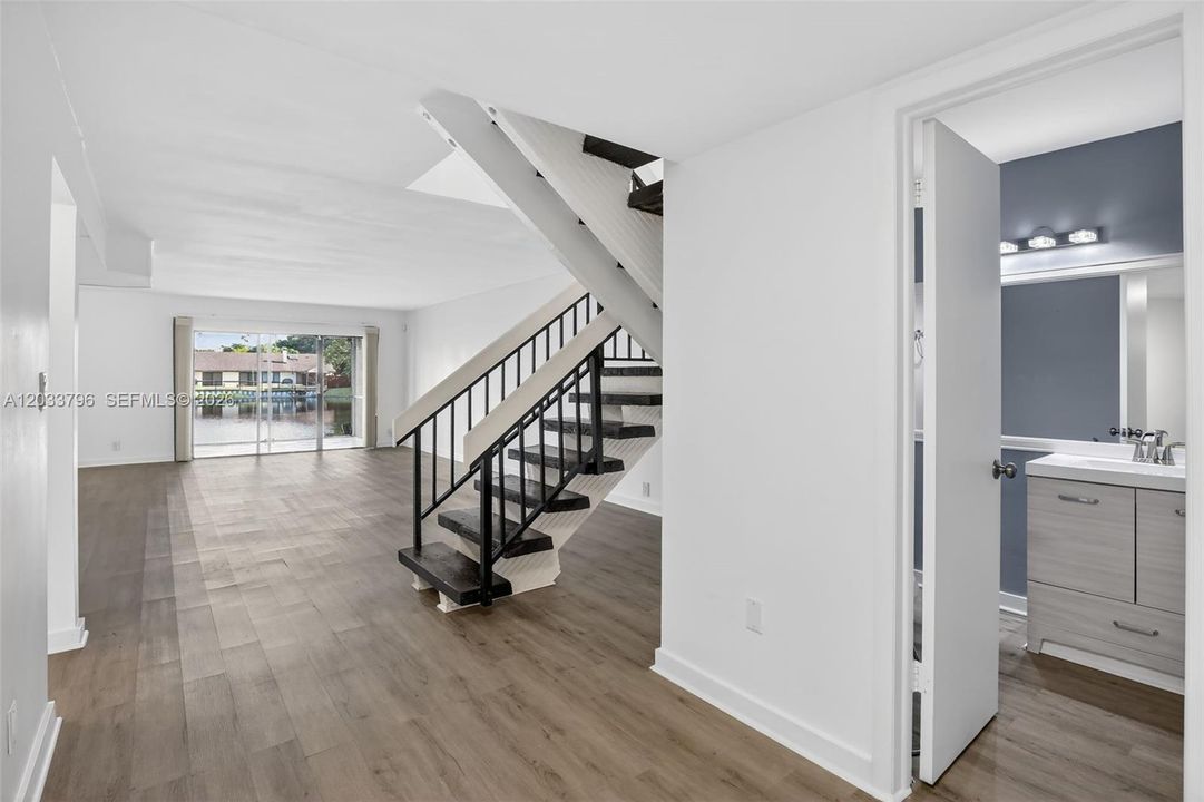 For Rent: $3,500 (4 beds, 2 baths, 2170 Square Feet)