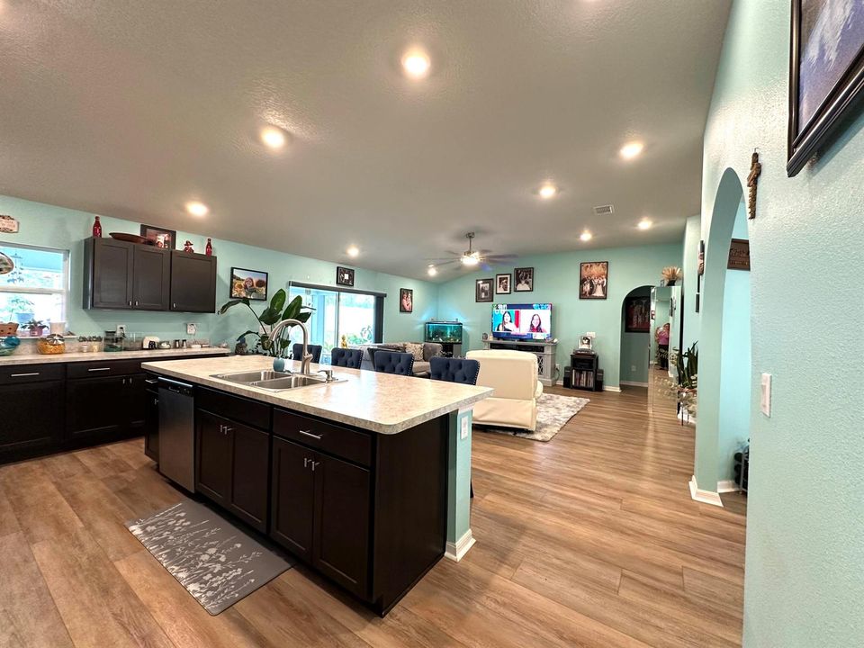 Spacious Kitchen / Great Room
