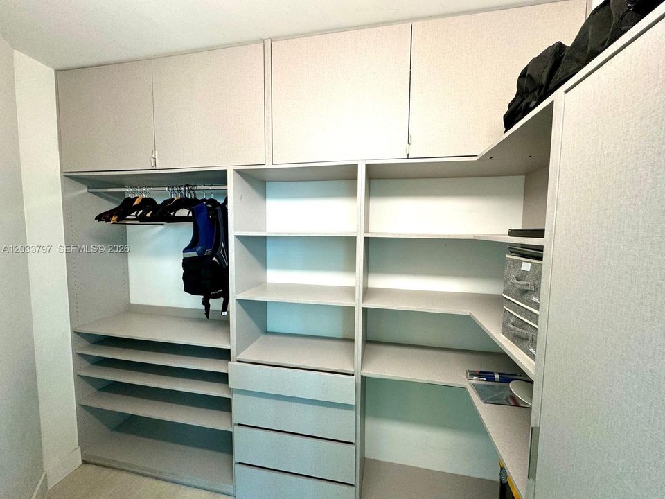 For Rent: $13,500 (3 beds, 2 baths, 2340 Square Feet)