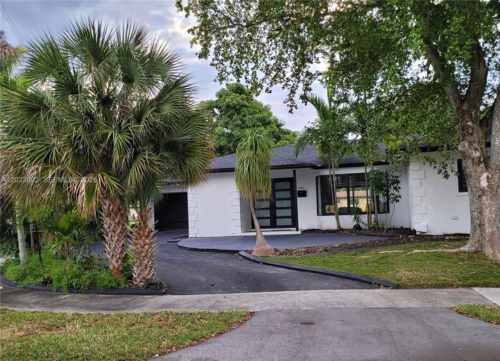 For Sale: $899,000 (3 beds, 2 baths, 2151 Square Feet)