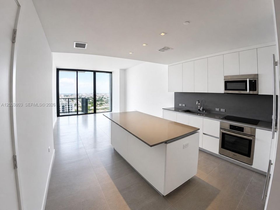 For Sale: $759,000 (1 beds, 1 baths, 887 Square Feet)