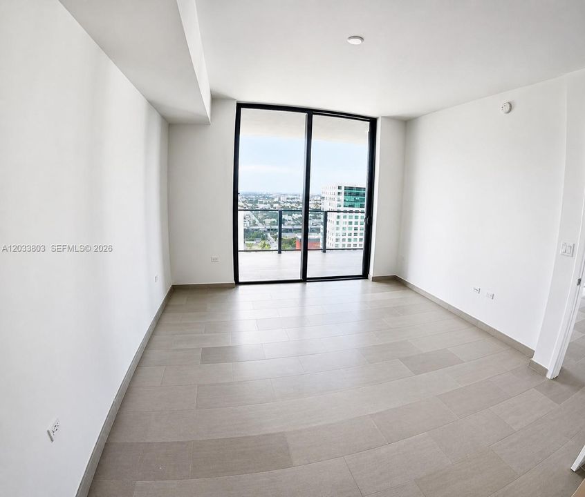 For Sale: $759,000 (1 beds, 1 baths, 887 Square Feet)