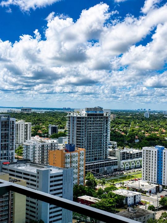 For Sale: $759,000 (1 beds, 1 baths, 887 Square Feet)