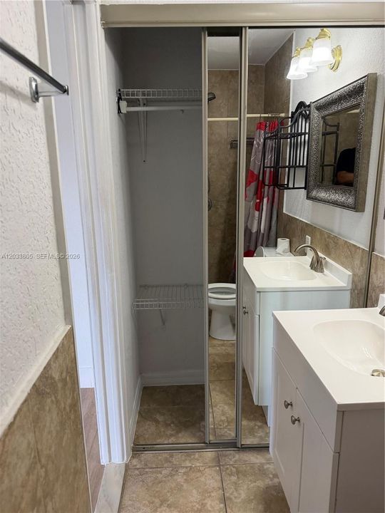 For Rent: $1,200 (1 beds, 1 baths, 1771 Square Feet)