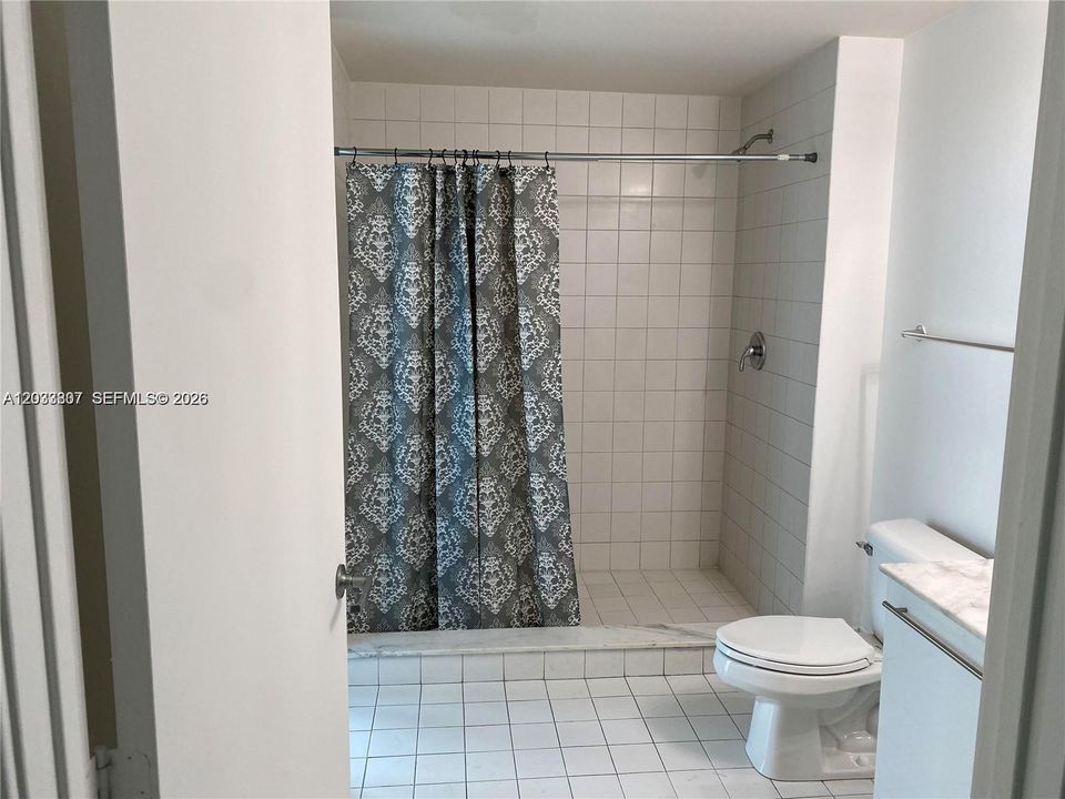 For Rent: $5,400 (2 beds, 2 baths, 1315 Square Feet)