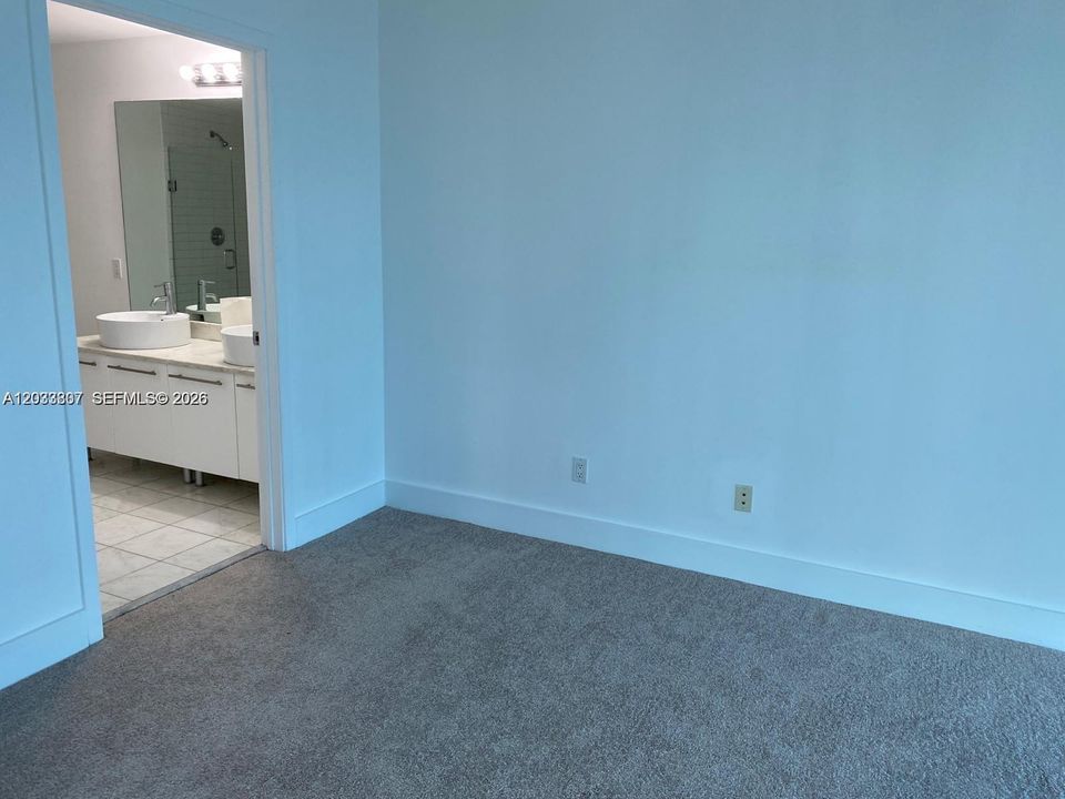 For Rent: $5,400 (2 beds, 2 baths, 1315 Square Feet)