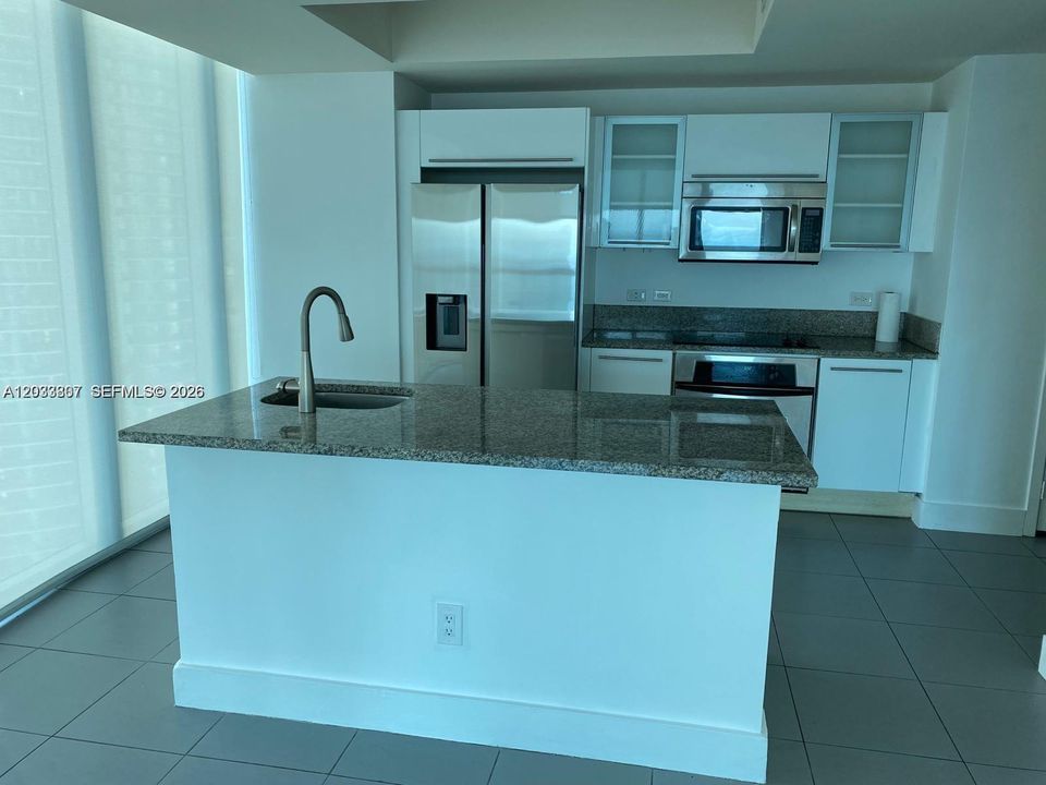 For Rent: $5,400 (2 beds, 2 baths, 1315 Square Feet)