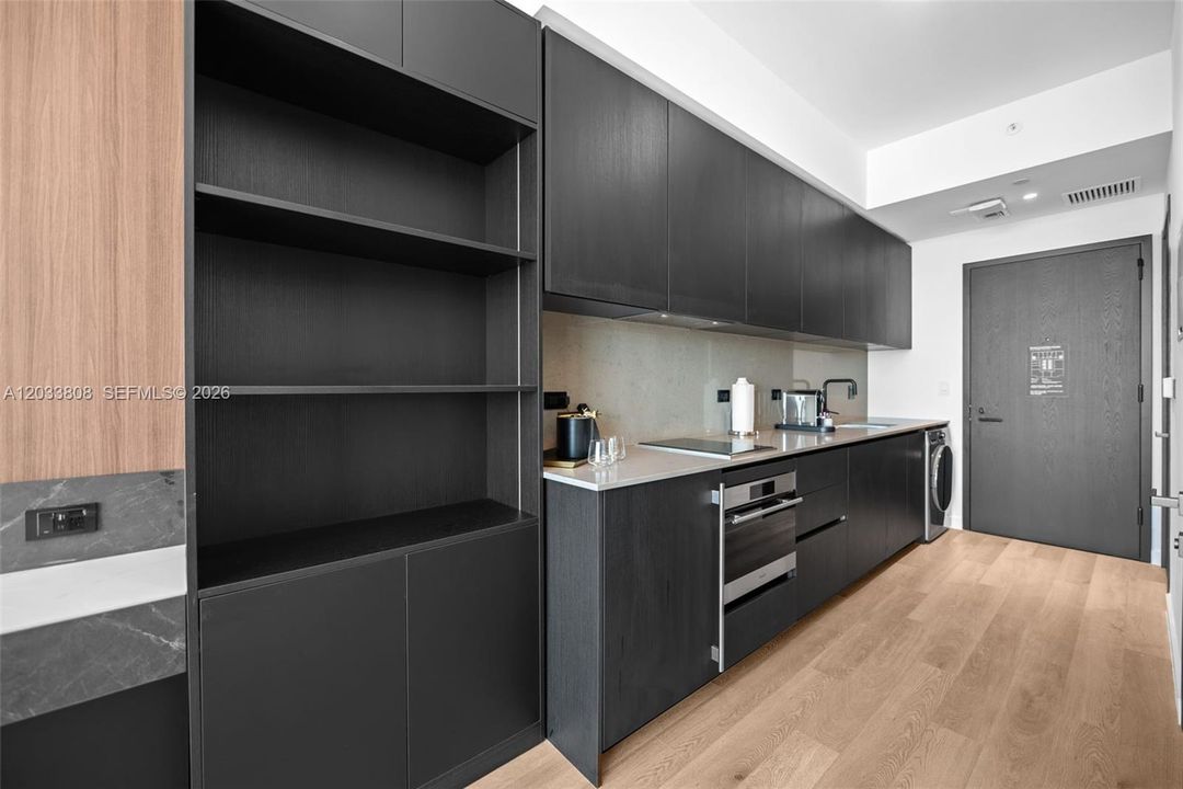 В аренду: $2,900 (0 спален, 1 ванн, 375 Квадратных фут)