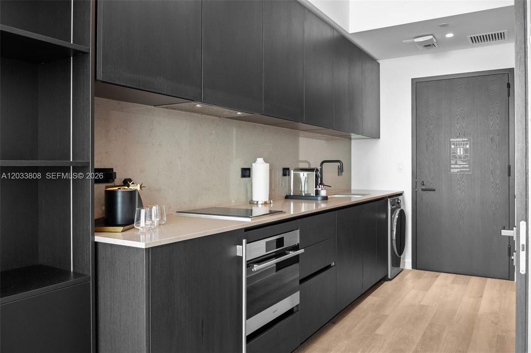 В аренду: $2,900 (0 спален, 1 ванн, 375 Квадратных фут)