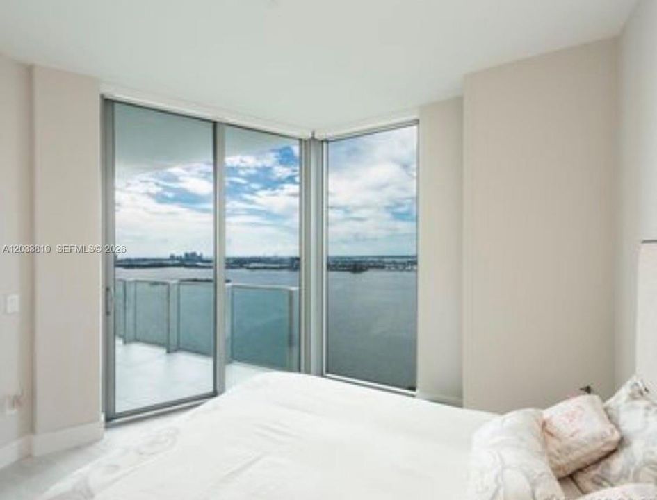 For Rent: $3,800 (1 beds, 2 baths, 790 Square Feet)