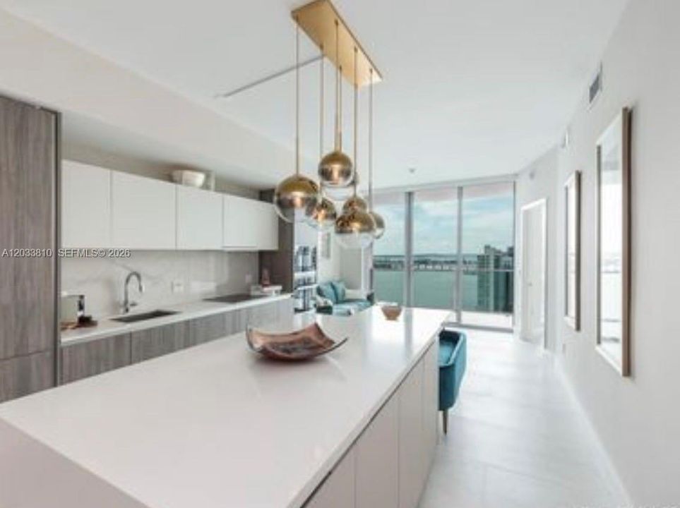 For Rent: $3,800 (1 beds, 2 baths, 790 Square Feet)