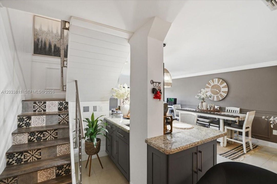 For Rent: $2,800 (2 beds, 2 baths, 1205 Square Feet)