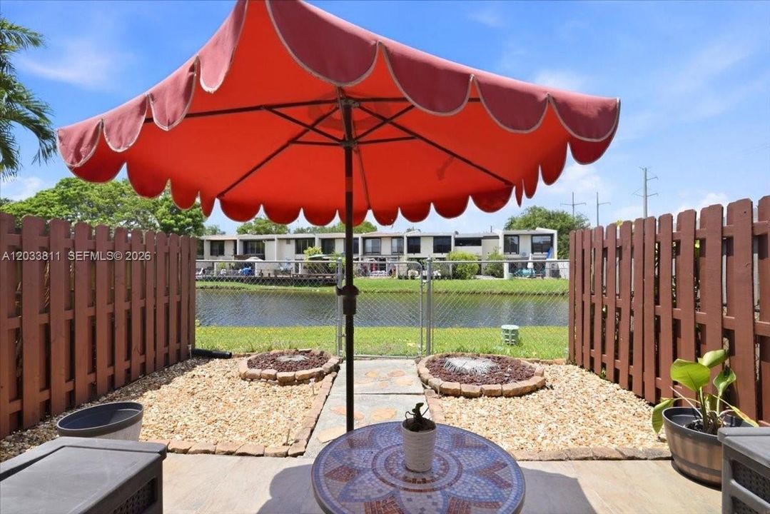 For Rent: $2,800 (2 beds, 2 baths, 1205 Square Feet)