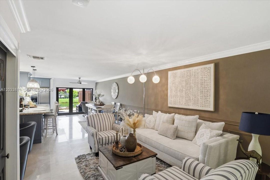 For Rent: $2,800 (2 beds, 2 baths, 1205 Square Feet)
