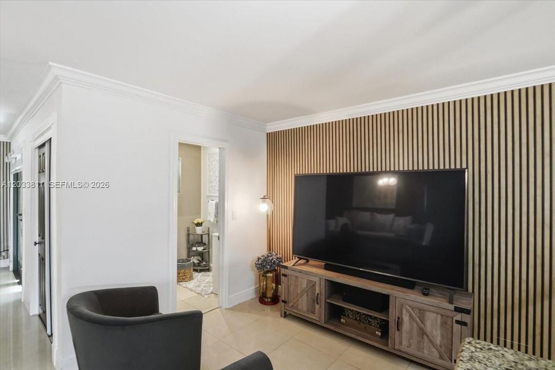 For Rent: $2,800 (2 beds, 2 baths, 1205 Square Feet)