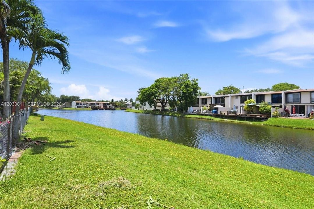 For Rent: $2,800 (2 beds, 2 baths, 1205 Square Feet)